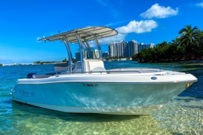 Hire Motorboat 22' Robalo (2020) *Downtown Miami, Jungle Island) . Miami