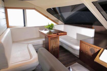 AMAZING 90FT YACHT IN DUBAI FOR RENT