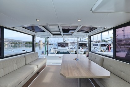 Hyra båt Katamaran Catana Bali 4.4 - 4 + 1 cab. Trogir