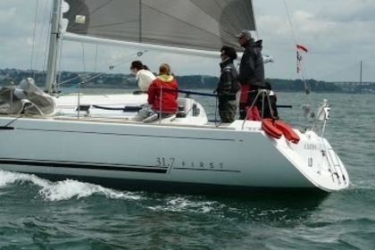 Charter Sailboat BENETEAU First 31,7 Brest