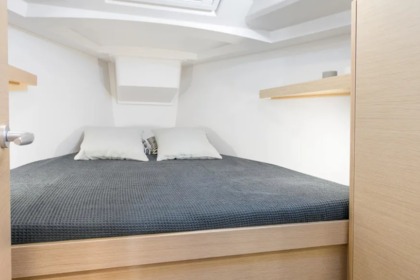 Alquila esta goleta de 3 camarotes para disfrutar