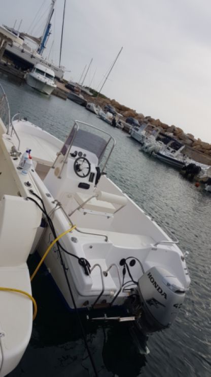 Charter Motorboat Lazzari 560 Gallipoli