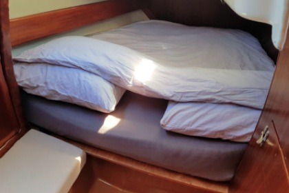 Electric sailing yacht Parbleu