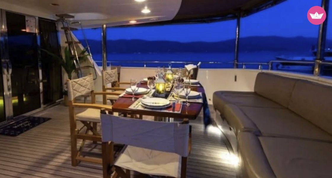 Bateau à moteur Cantieri By Zar 2400cv 4