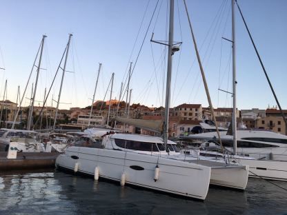 Rental Catamaran Fountaine Pajot Lipari 41 Hyères