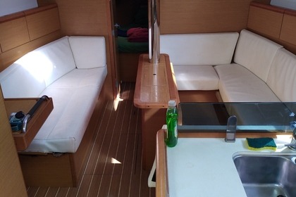Sun Odyssey 379