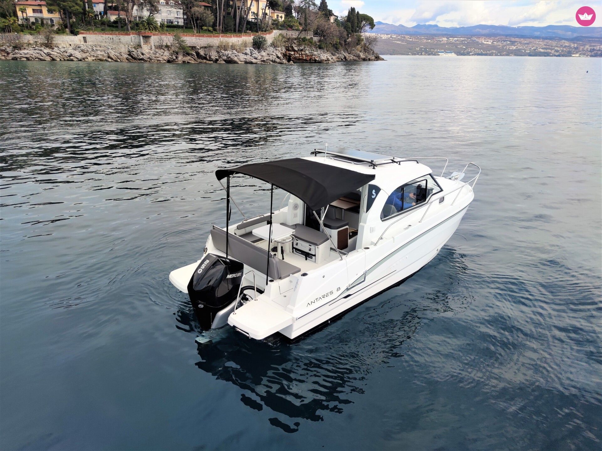 Bateau à moteur Beneteau Antares 8 OB2, Mercury 250 250cv 5