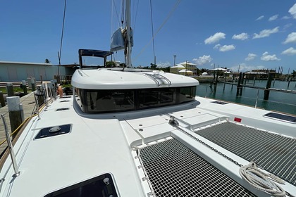 Hire Catamaran Lagoon-Bénéteau Lagoon 40 - 4 + 2 cab  Tortola