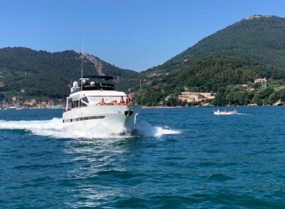 Charter Motorboat Piantoni 63 Fly La Spezia