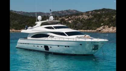 Charter Motorboat Ferretti 881 Poltu Quatu
