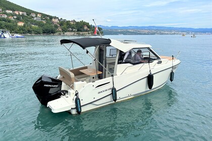 Hire Motorboat Quicksilver ACTIV WEEKEND 675 Ičići