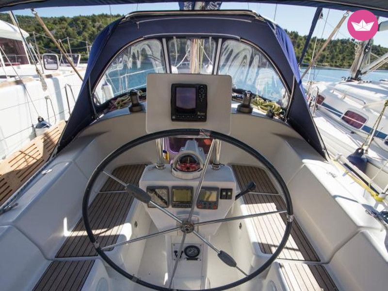 Charter sailboat in Zaton  