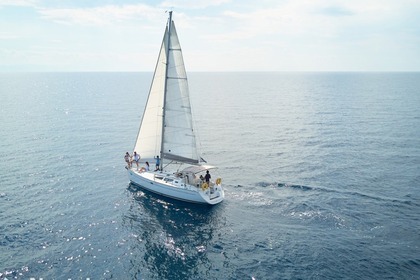 Hire Sailboat Jeanneau Sun Odyssey 35 Chalkidiki