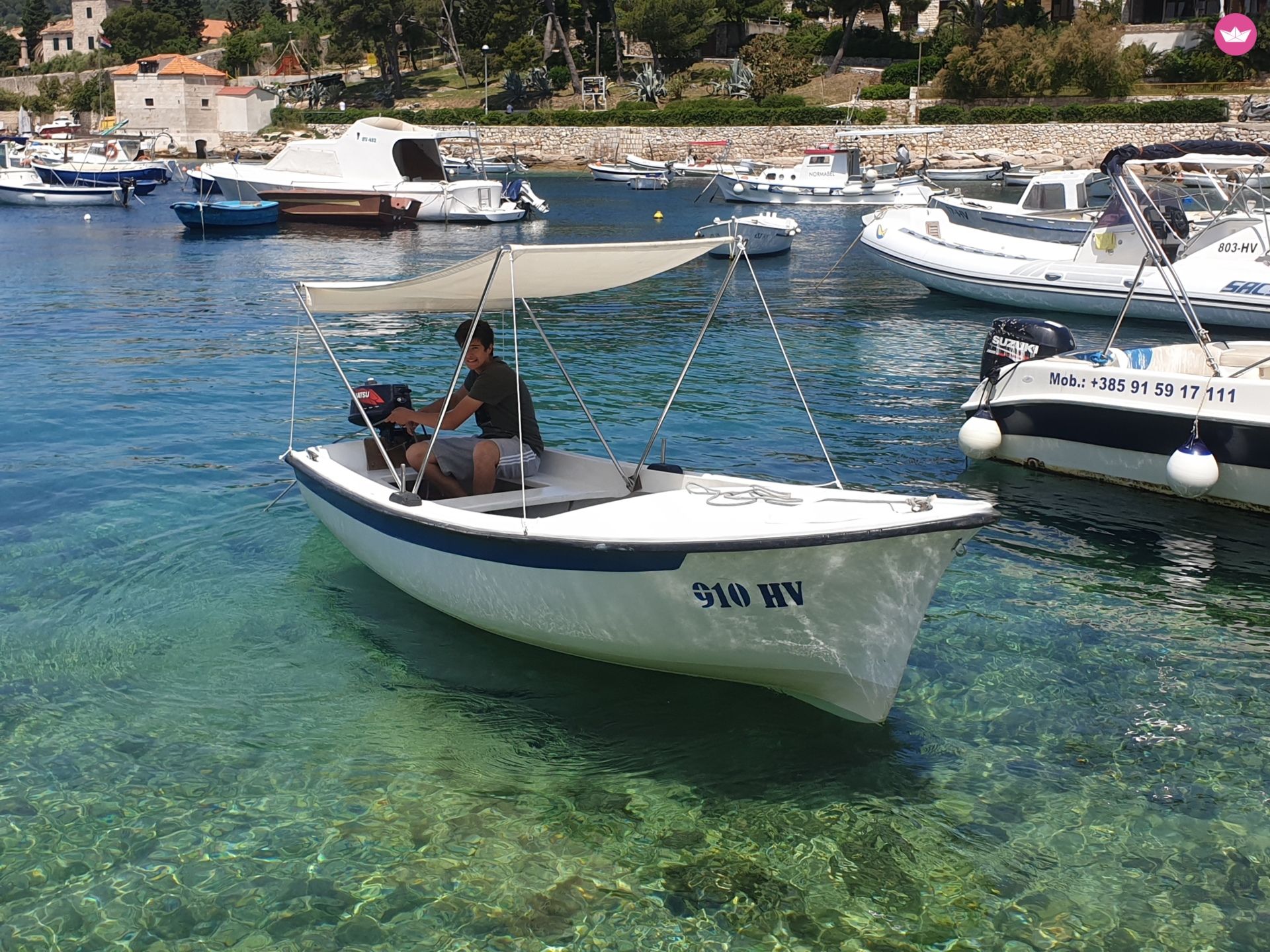 Charter motorboat in Hvar  