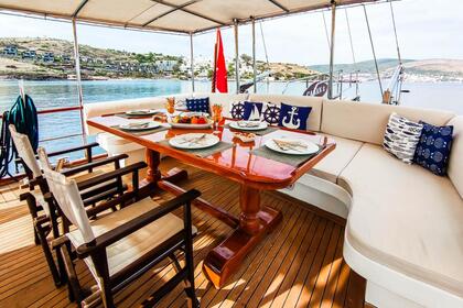 Custom built gulet with a capacity of 7