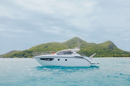 Charter Motorboat Azimut Atlantis 34 Seychelles