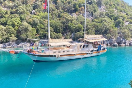 Sail in Kaş with a Spacious 19m Gulet – 12-Person Comfort