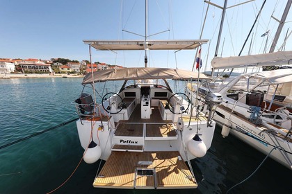 Miete Segelboot Jeanneau Sun Odyssey 490 - 5 cab. Murter