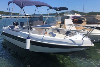 BOAT WITHOUT A LICENSE FOR THE MADDALENA ARCHIPELAGO AND CORSICA