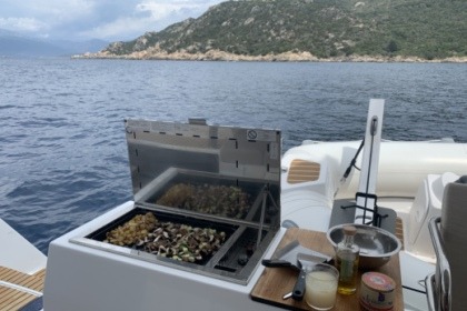 Fountaine Pajot Astrea 42 pour croisière de rêve en Corse du Sud