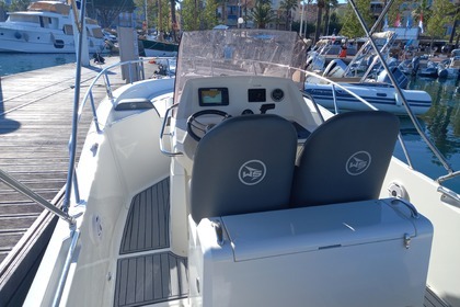 Location Bateau à moteur WHITE SHARK 240 CC Bandol