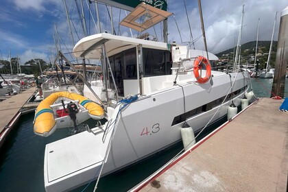 Hire Catamaran Catana Bali 4.3 with watermaker Whitsunday Islands