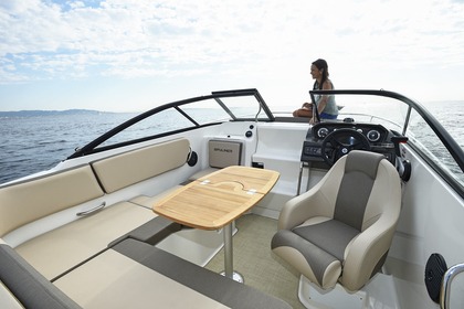 Charter Motorboat Bayliner VR5 Cuddy Formentera