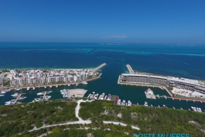 Канкун на борту этого катер