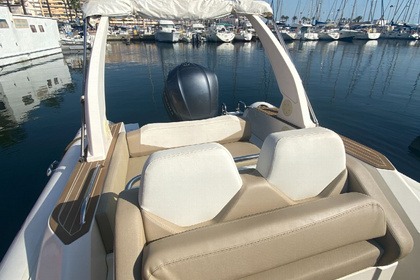 Location Semi-rigide CAPELLI TEMPEST 800 Saint-Cyprien