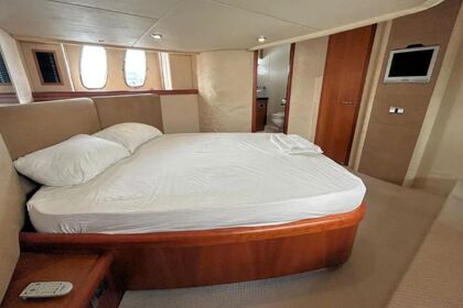 Tour Privato in Yacht sul Lago di Garda - Sunseeker 16m con Skipper | fino a 9 ospiti