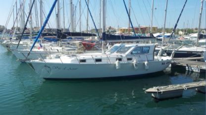 Charter Sailboat Ferretti Altura 33 Martigues