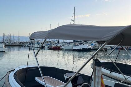 Alquila este 500 Tender para conocer las playas de