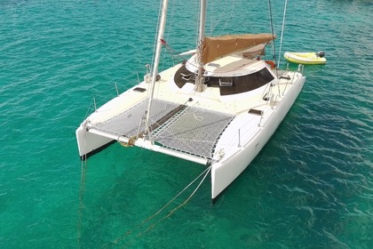 Catamaran de croisière rapide