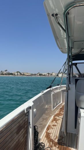 Cagliari Motorboat Beneteau Flyer 9 alt tag text