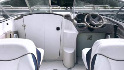 Charter Motorboat Bayliner 175 Hyères