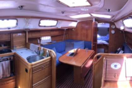 Charter Sailboat Bavaria 33 Cruiser Les Sables-d'Olonne