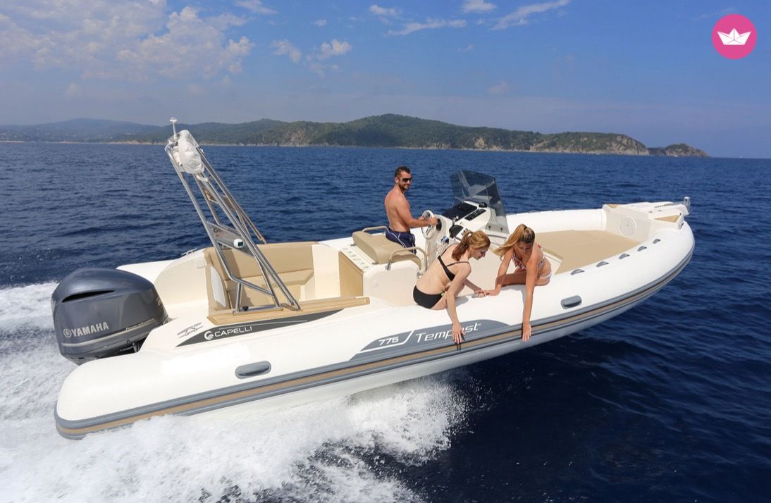 Semi-rigide Capelli Tempest 775 250cv 5