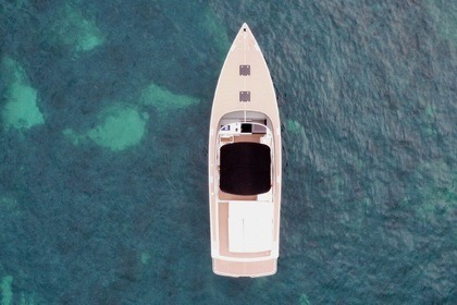 Rental Motorboat Vandutch Marine 40 Saint-Tropez