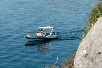 Hyra båt Motorbåt Salpa Soleil 26 Trogir