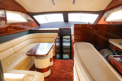 Splendid 70ft YACHT IN DUBAI FOR RENT