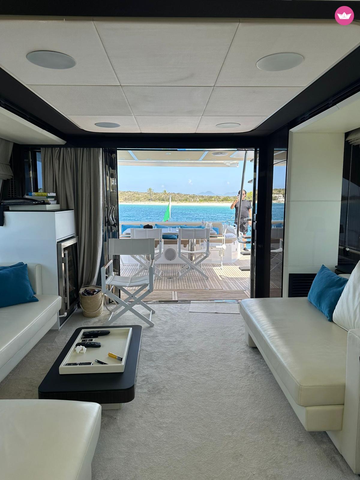 Bateau à moteur Azimut 77 S Fly 2000cv 6