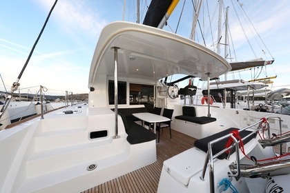 Charter Catamaran Lagoon Lagoon 40 Marina Frapa
