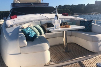 Ferretti 800
