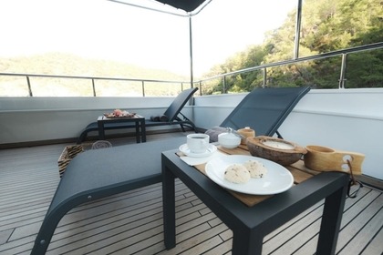 Custom built trawler-motor yacht with capacity of 8 people