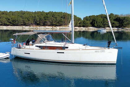 Hyra båt Segelbåt JEANNEAU SUN ODYSSEY 389 Pula