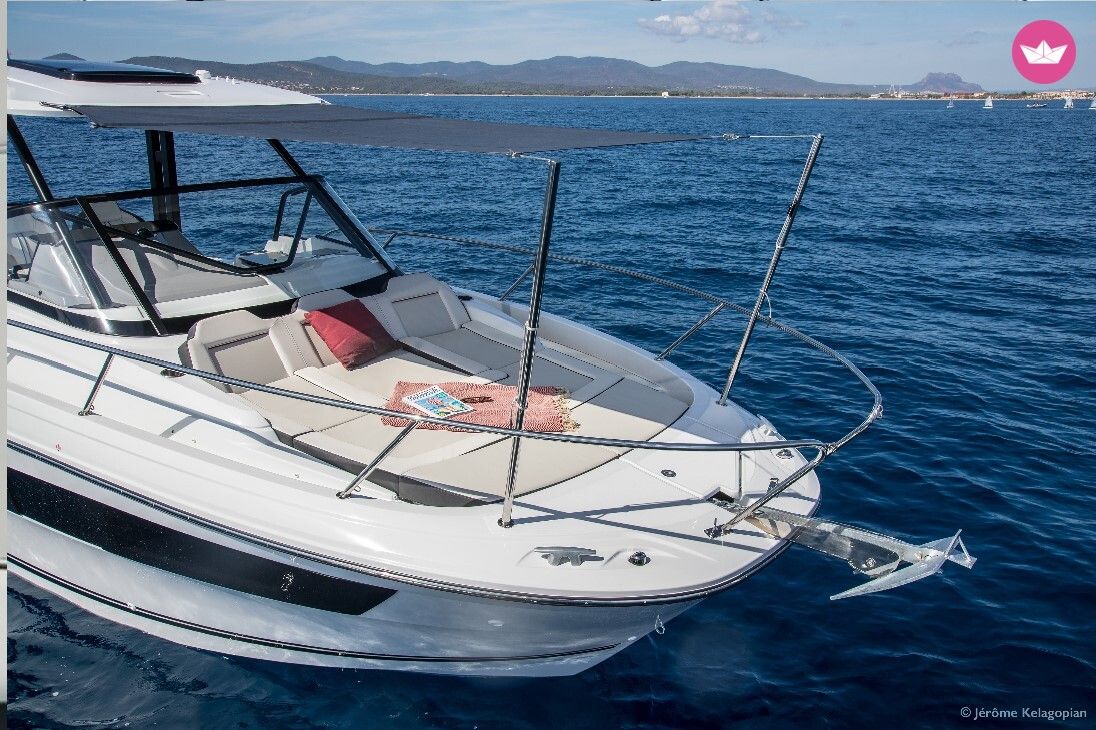 Bateau à moteur Jeanneau Cap Camarat 9.0 Wa 500cv 8