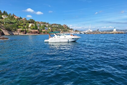 Charter Motorboat Jeanneau Yarding 27 Saint-Raphaël