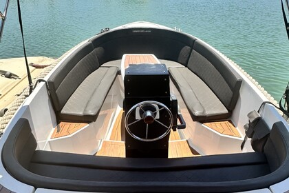 Alquila este 500 Tender para conocer las playas de