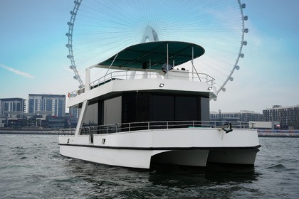 Чартер Моторная яхта Conwy castle party boat Дубай