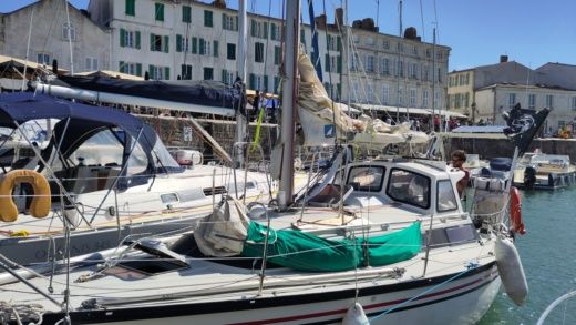 Rochefort Sailboat DUFOUR 3800 alt tag text